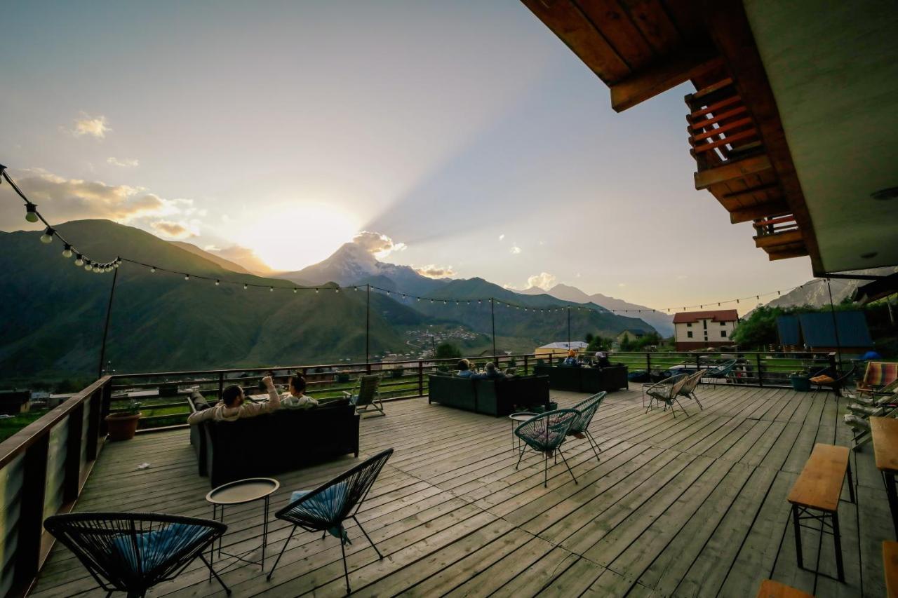 Alpenhaus Kazbegi Hotel & Restaurant エクステリア 写真