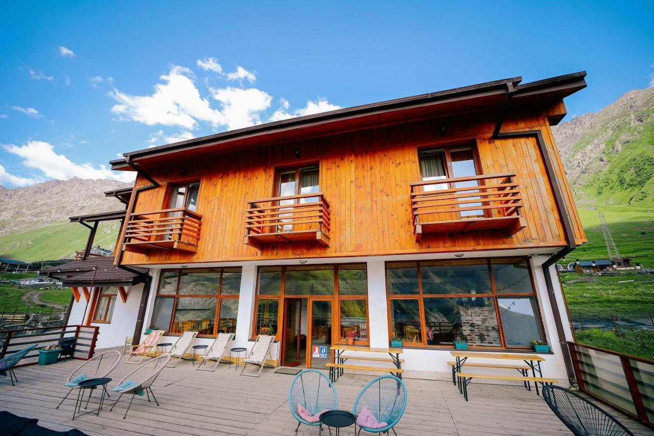 Alpenhaus Kazbegi Hotel & Restaurant エクステリア 写真