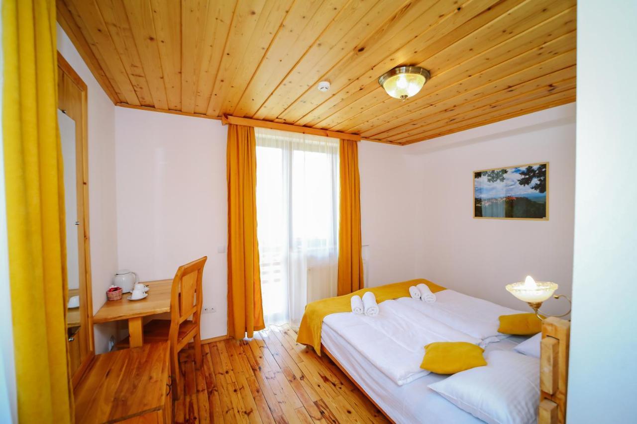 Alpenhaus Kazbegi Hotel & Restaurant エクステリア 写真