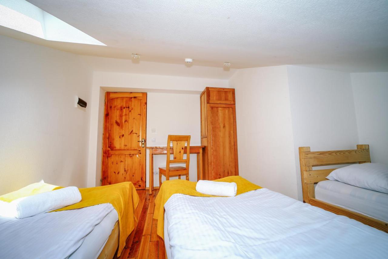 Alpenhaus Kazbegi Hotel & Restaurant エクステリア 写真