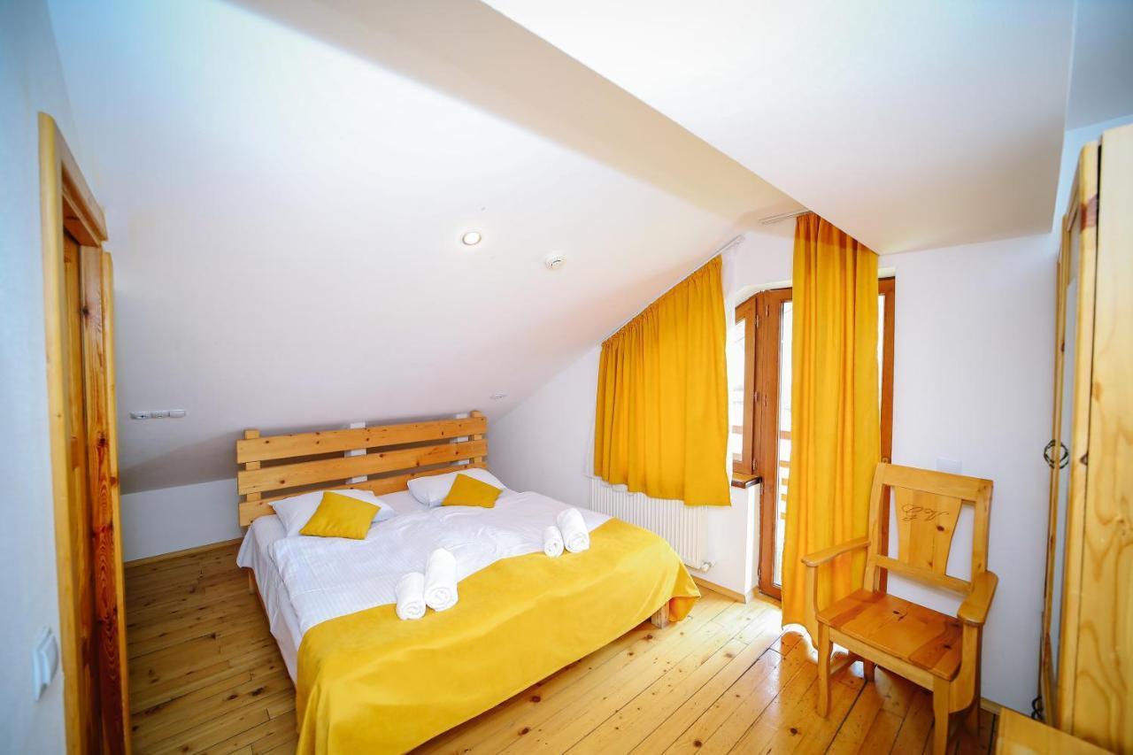 Alpenhaus Kazbegi Hotel & Restaurant エクステリア 写真