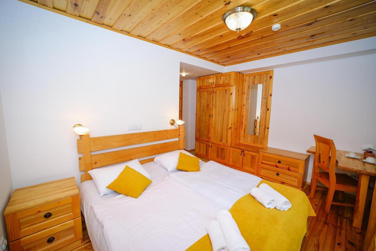 Alpenhaus Kazbegi Hotel & Restaurant エクステリア 写真