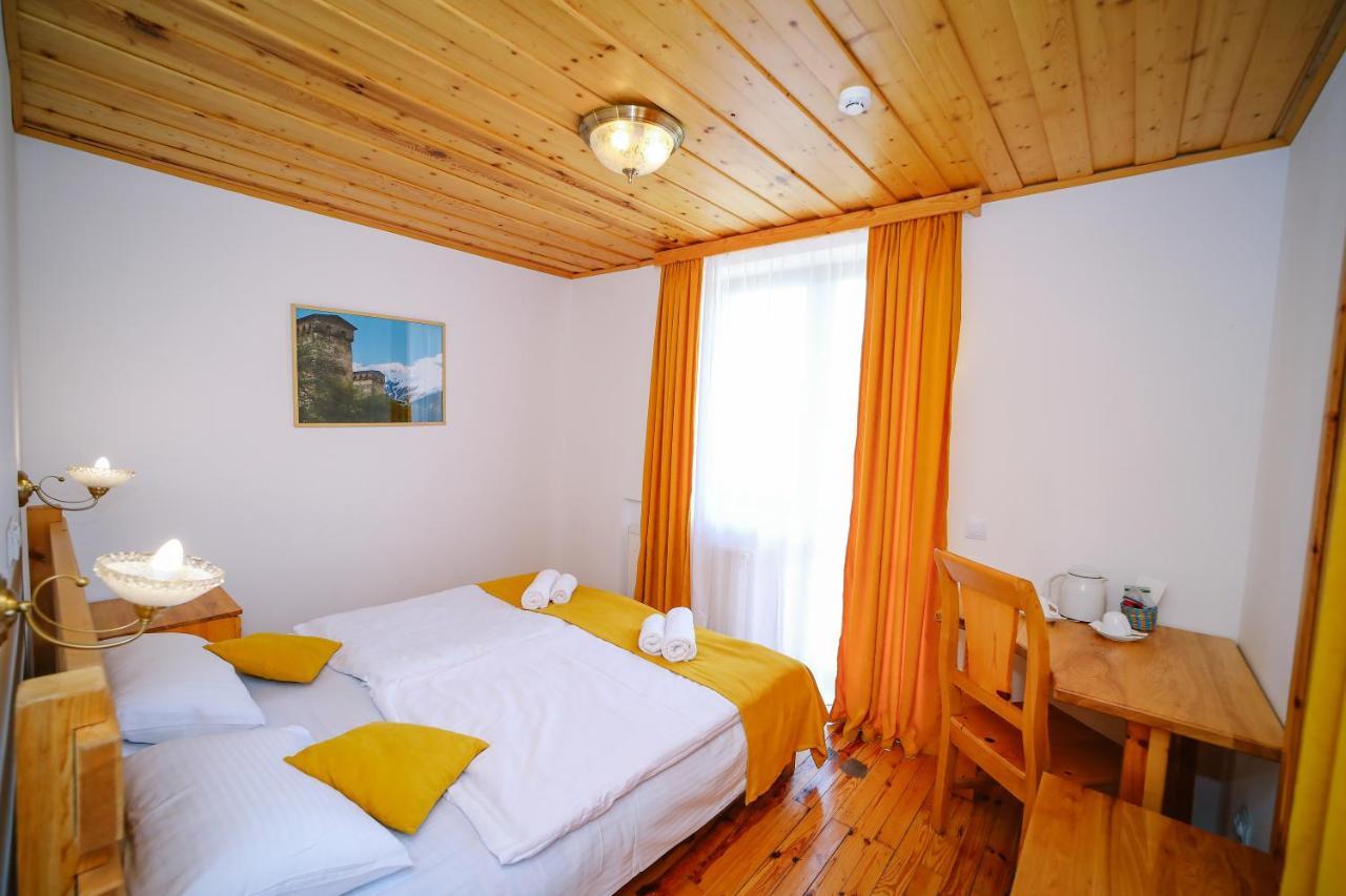 Alpenhaus Kazbegi Hotel & Restaurant エクステリア 写真