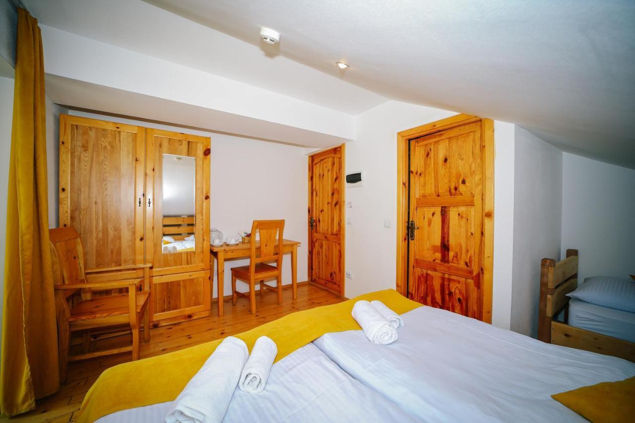 Alpenhaus Kazbegi Hotel & Restaurant エクステリア 写真