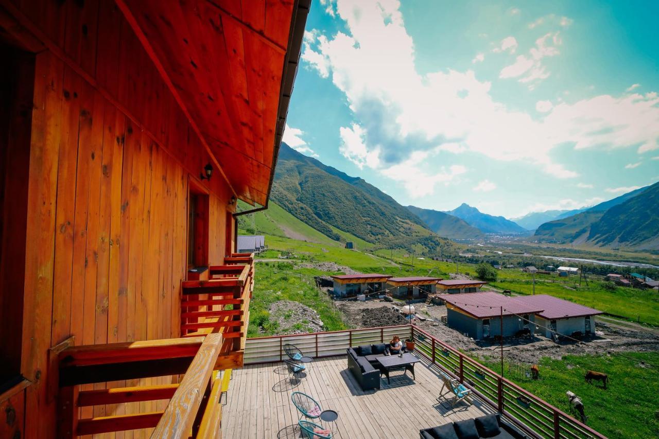 Alpenhaus Kazbegi Hotel & Restaurant エクステリア 写真