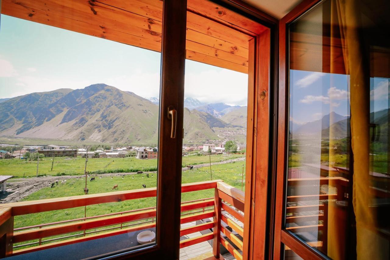 Alpenhaus Kazbegi Hotel & Restaurant エクステリア 写真