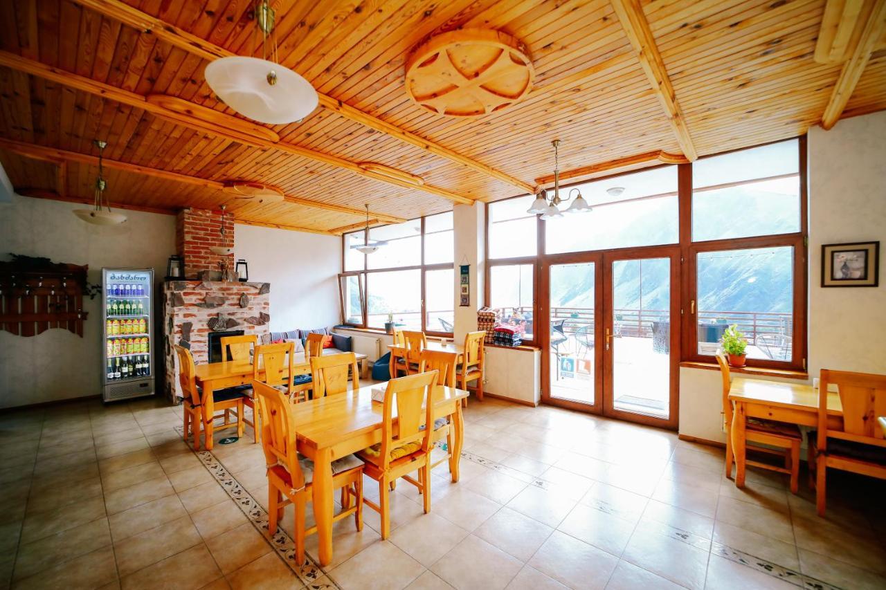 Alpenhaus Kazbegi Hotel & Restaurant エクステリア 写真